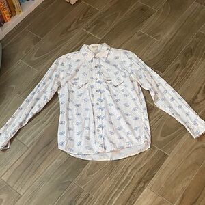 American Eagle Outfitters White and Blue Floral Shirt